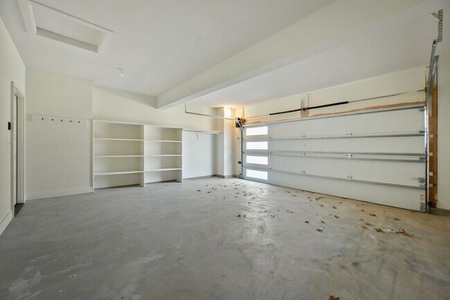 Foto del edificio - Twin Villa Two Car Garage
