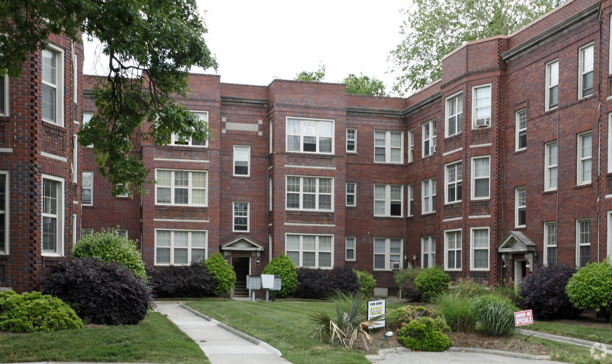 Building Photo - The Broadmoor