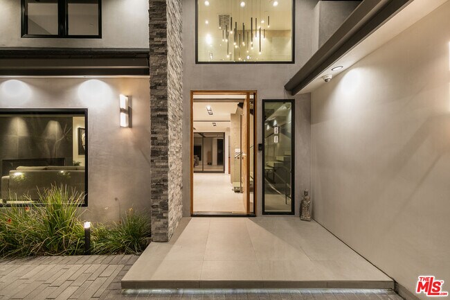 Foto del edificio - 26029 Farmfield Rd