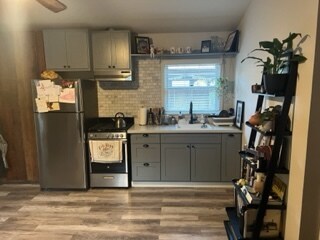 Foto del edificio - 1417 E 8th St