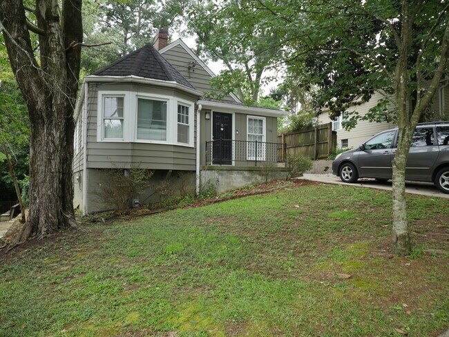 Exterior building - 1065 Atlantic Dr NW House