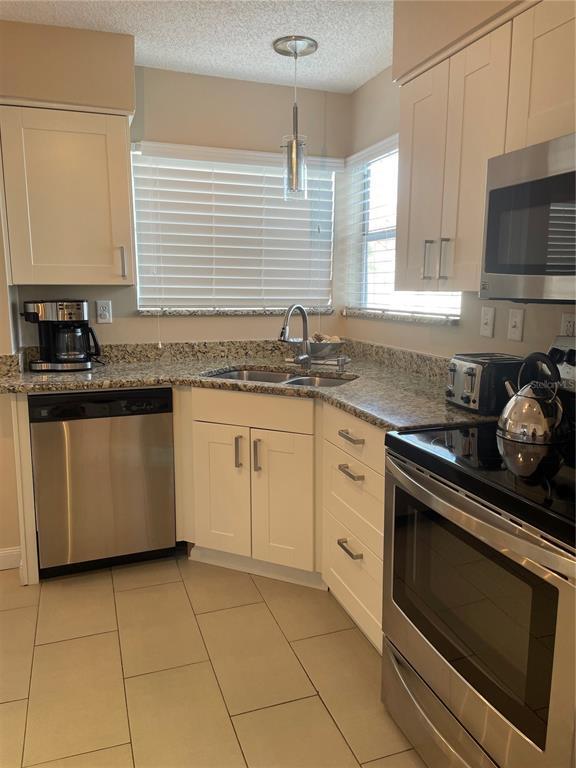 Building Photo - 6047 Bahia Del Mar Blvd S
