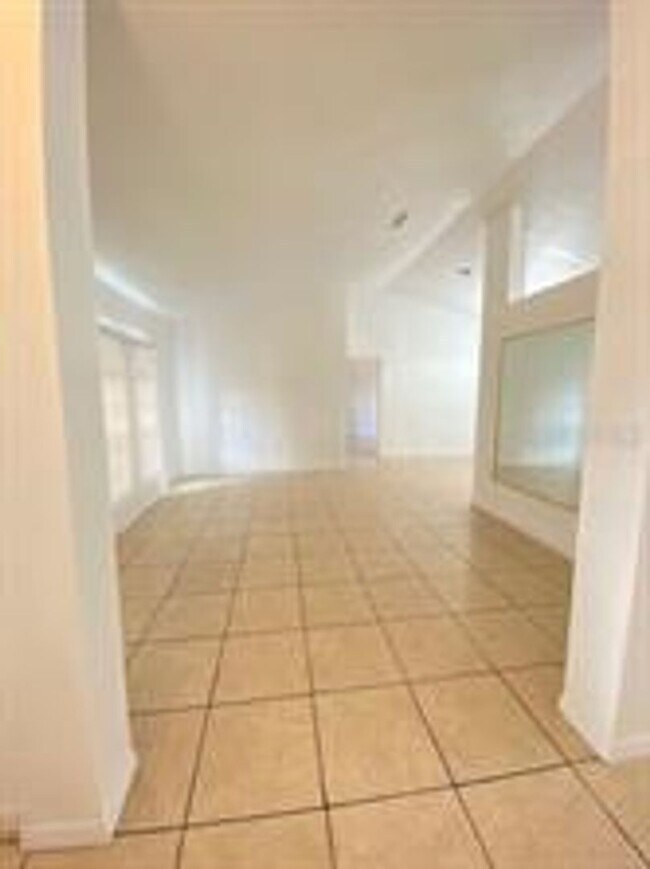 Foto del edificio - Available March 15, 2026