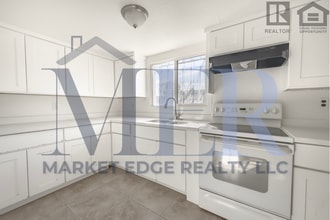 Building Photo - 1927 E Sheridan St