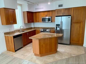 Building Photo - 1755 E Hallandale Beach Blvd