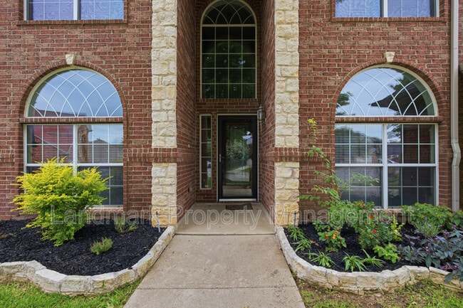 Foto del edificio - 2115 Lexington Dr