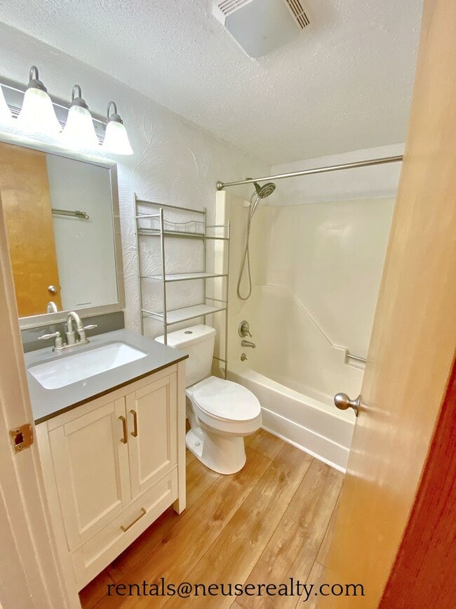 Building Photo - 6112 Harbourside Dr