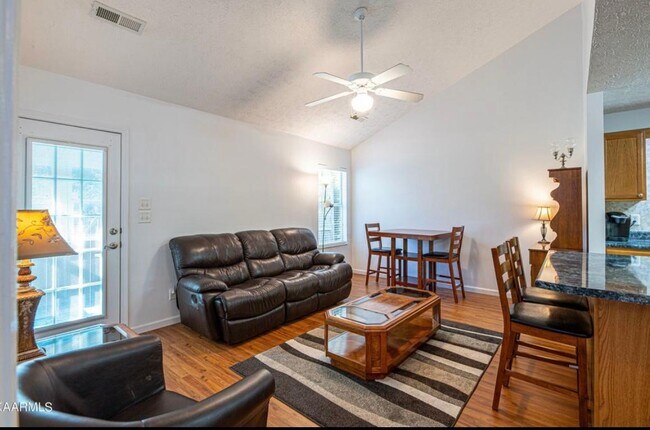 Building Photo - 6523 Arborcrest Way