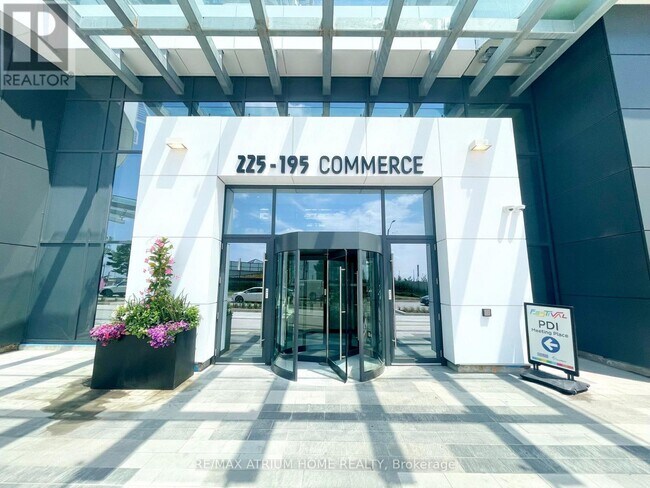 Photo du bâtiment - 225 Commerce St