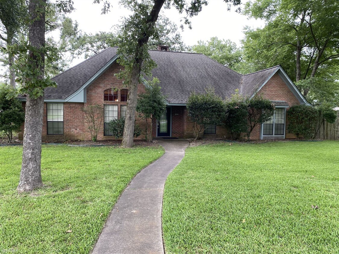 Primary Photo - 4 br, 3 bath House - 2534 Carole Street