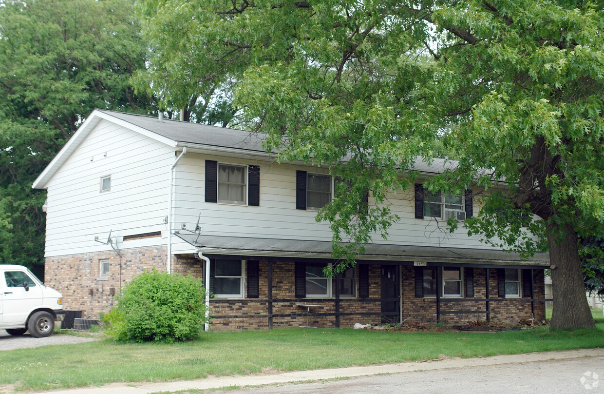 2474 County Line Rd, Lake Station, IN 46405 Apartments in Lake