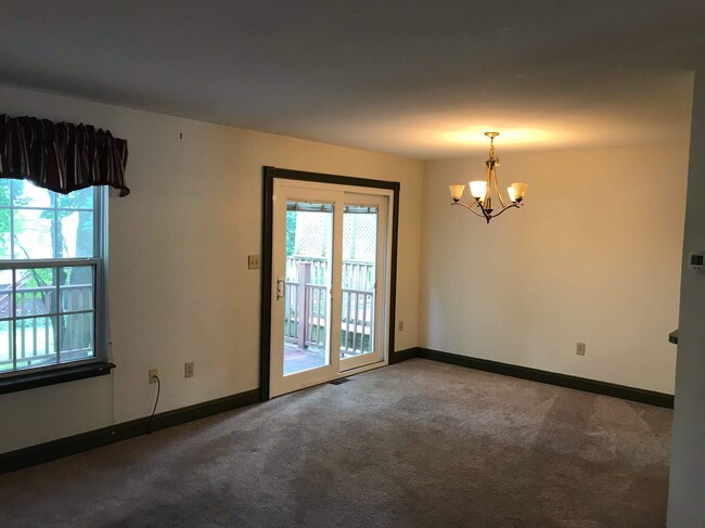 Building Photo - 1624 Macintosh Way