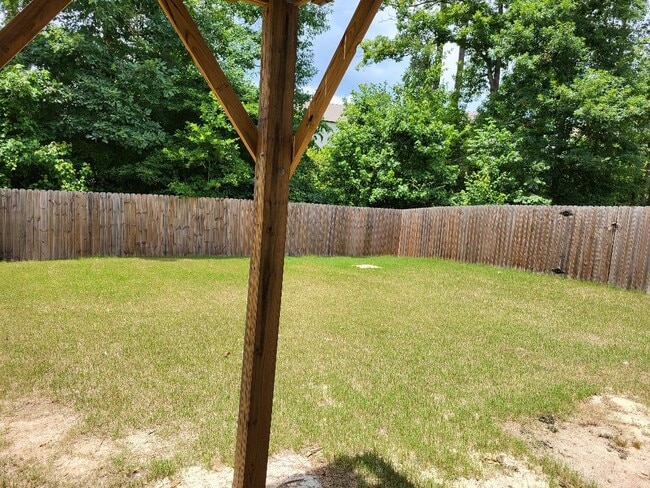Building Photo - 140 Maple Brook Dr