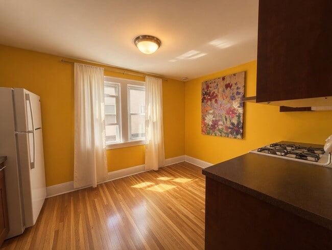 Foto del edificio - Updated 1 bedroom 1 bath, Upper Level Unit