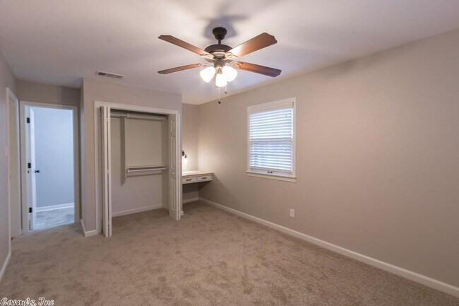 Foto del edificio - 14 Evergreen Ct