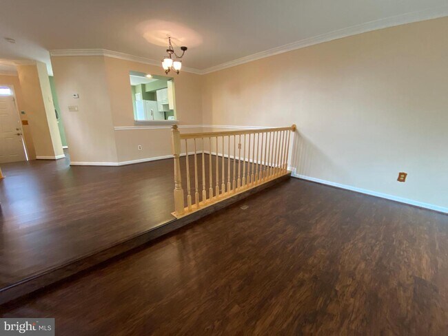Foto del edificio - 821 Tall Oaks Square