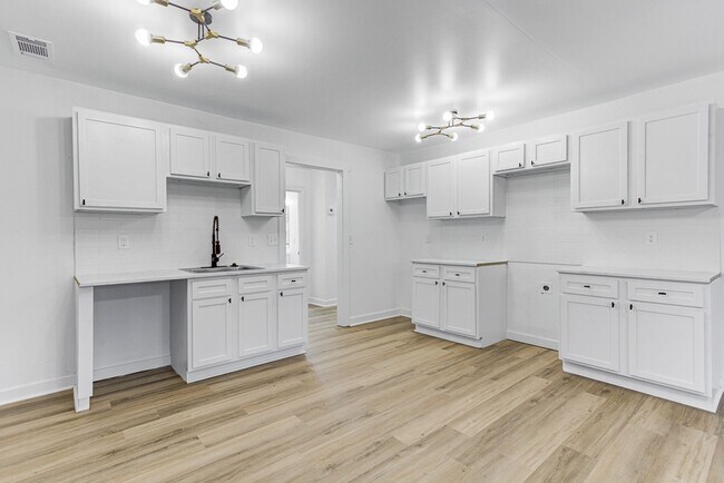 Foto del edificio - Beautifully Updated Home in East Memphis