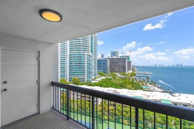 Building Photo - 2333 Brickell Ave