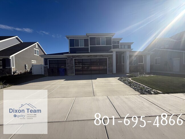 Building Photo - 2241 W Parkview Dr
