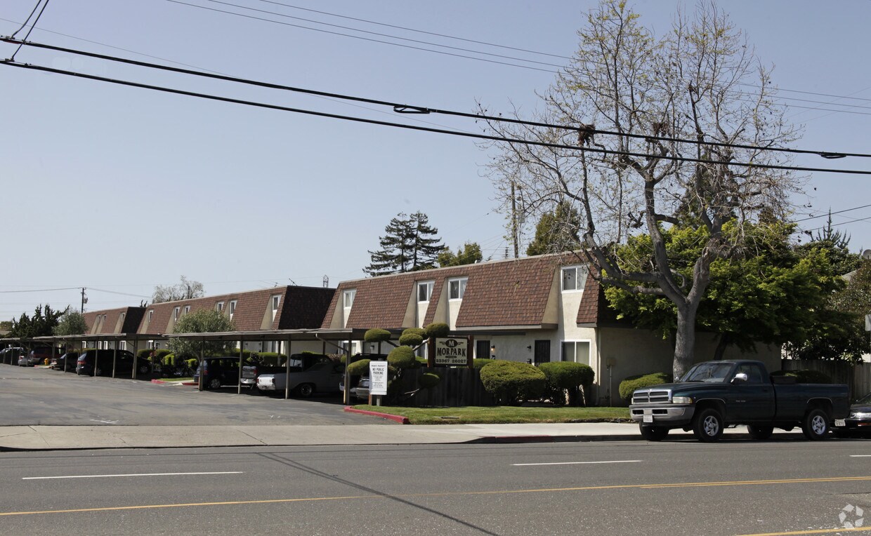 Primary Photo - Morpark Apartments
