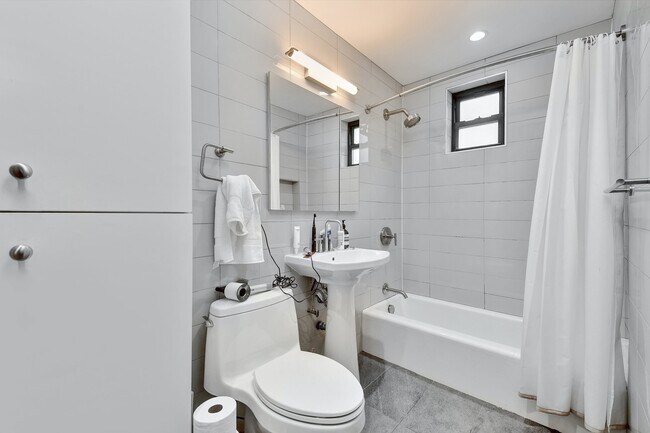 Building Photo - Soho/Village Border Renovated 2BR Home