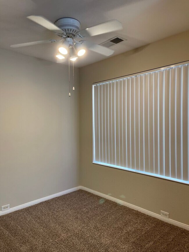 Building Photo - Spacious 1x1 Condo in Alicante Villas avai...