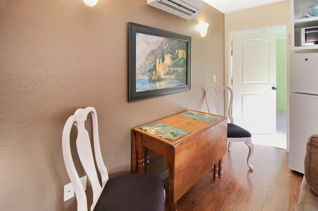 Building Photo - Hobbit House: Fully Furnished Jacksonville...