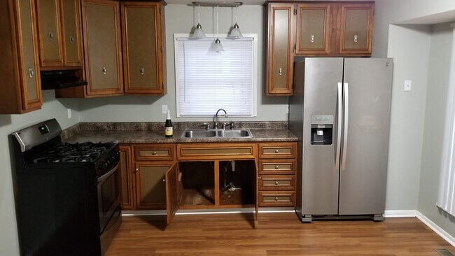 Cocina - 3728 W Vinton Ave