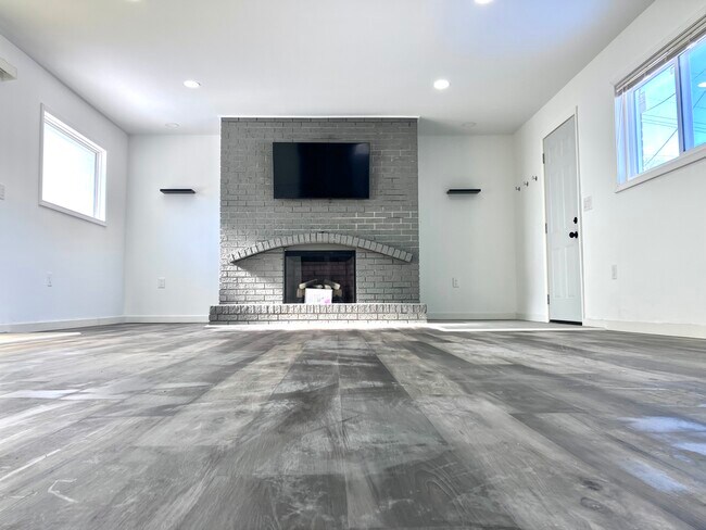 Foto del edificio - 21781 Logue Ave