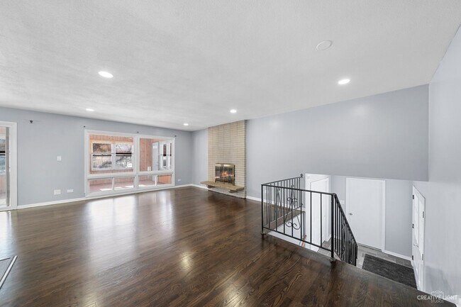 Building Photo - 26W327 Geneva Rd