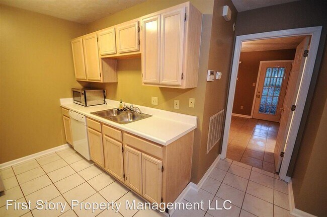 Building Photo - 2 br, 2 bath House - 134 South Whetherbine...