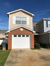 Building Photo - 111 Wakefield Way