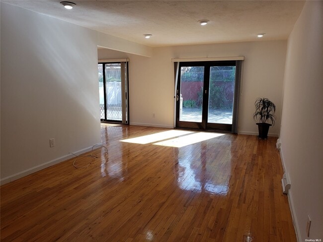 Building Photo - 15-40-40 215th St