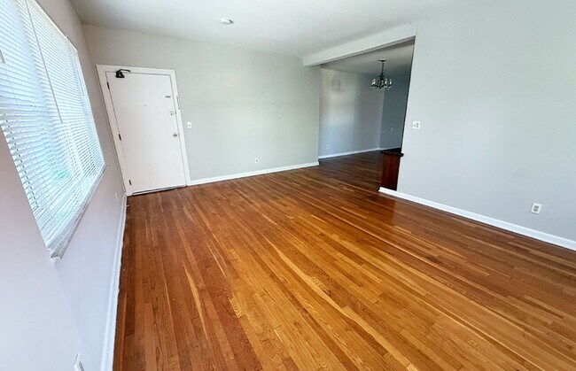 Foto del edificio - 353 McAlpin Ave
