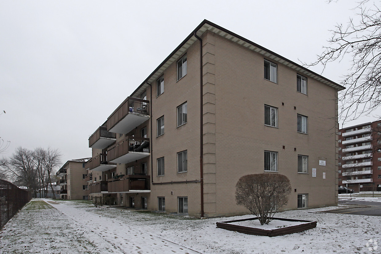 Primary Photo - Forestwood Apartments