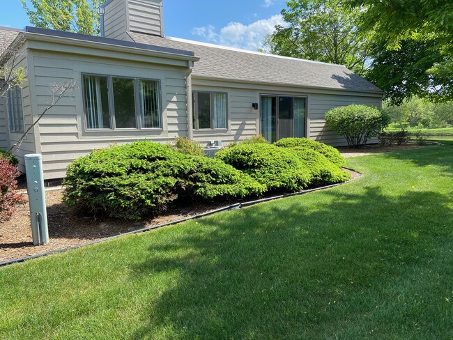 Foto del edificio - 6324 Golf Lakes Ct
