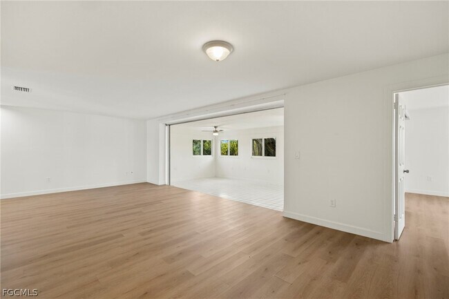 Foto del edificio - 5738 SW 1st Ct