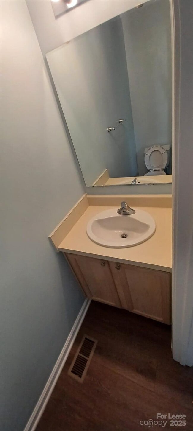 Foto del edificio - 1505 Flintwood Dr