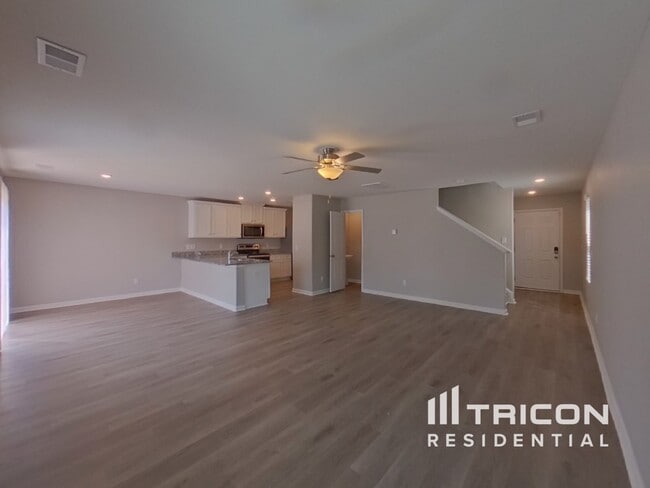 Building Photo - 2124 Southlea Dr
