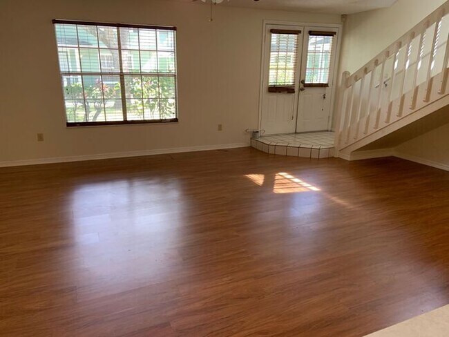 Building Photo - 5978 Braemar Pl