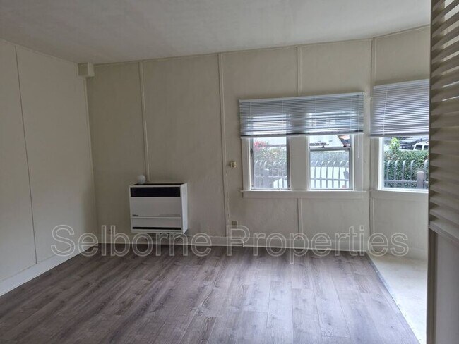 Foto del edificio - 4348 Broadway