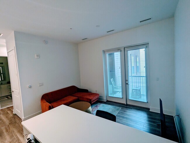 Foto del edificio - 6803 Cameron Dr NW