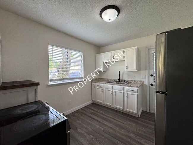 Foto del edificio - 1100 S Willow St