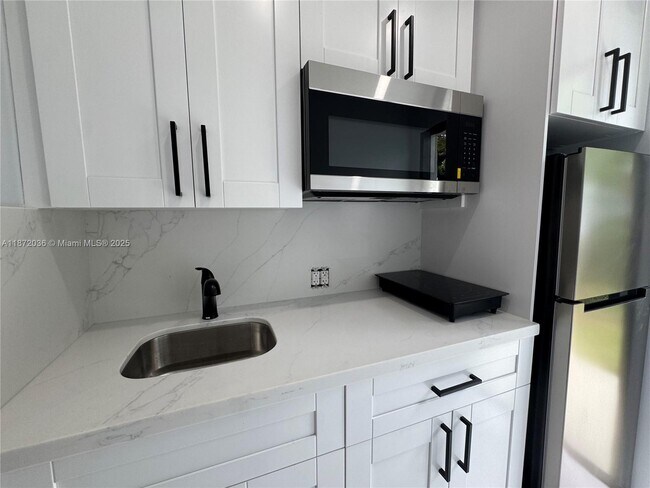 Foto del edificio - 16440 NE 10th Ave