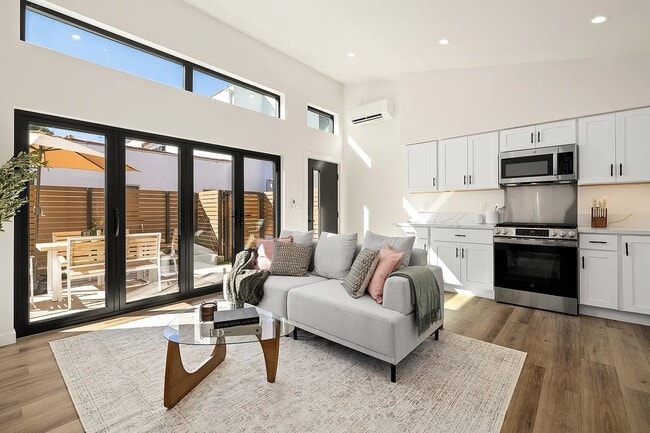 Building Photo - 233 Ashland Ave