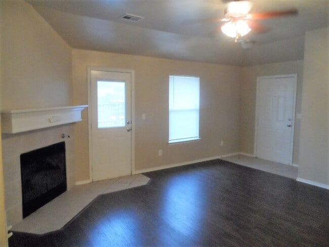 Photo - 4508 SE 77th St Apartment