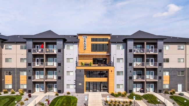 Building Photo - Upscale Living at the Grand off 45th
