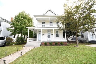 Building Photo - 647 Mt Vernon Ave