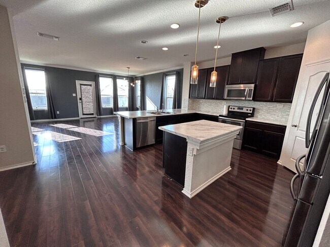 Foto del edificio - 318 Pleasanton Cir