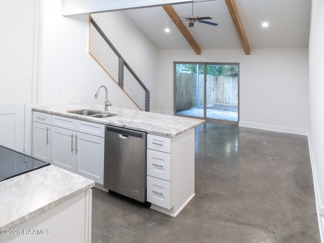 Building Photo - 110 Oak Plns Aly